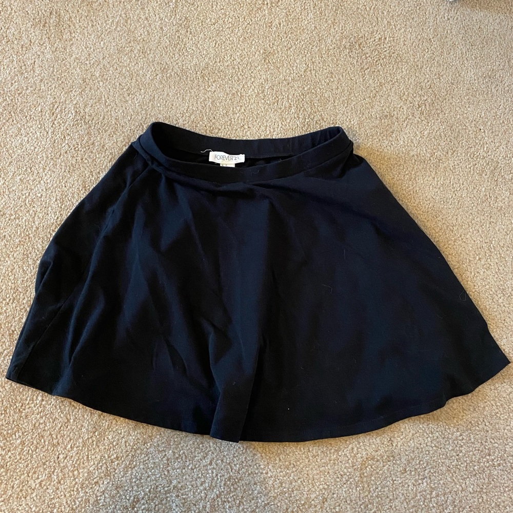 Forever 21 black skirt size medium